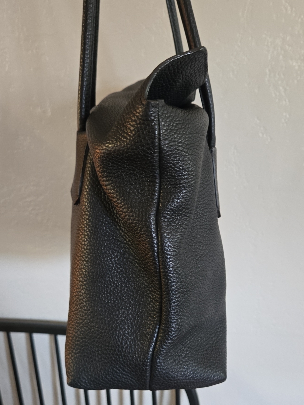 Burberry Medium Baynard Tote in Black Pebbled Grained Leather - Picture 5 of 16